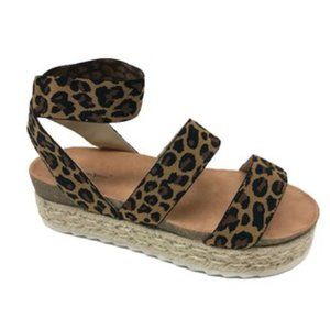 Leopard print sandles size 10